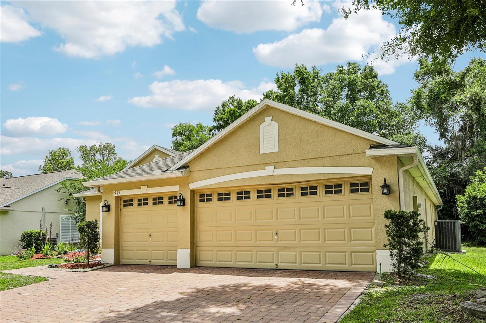 LOST LAKE ESTATES - Residential