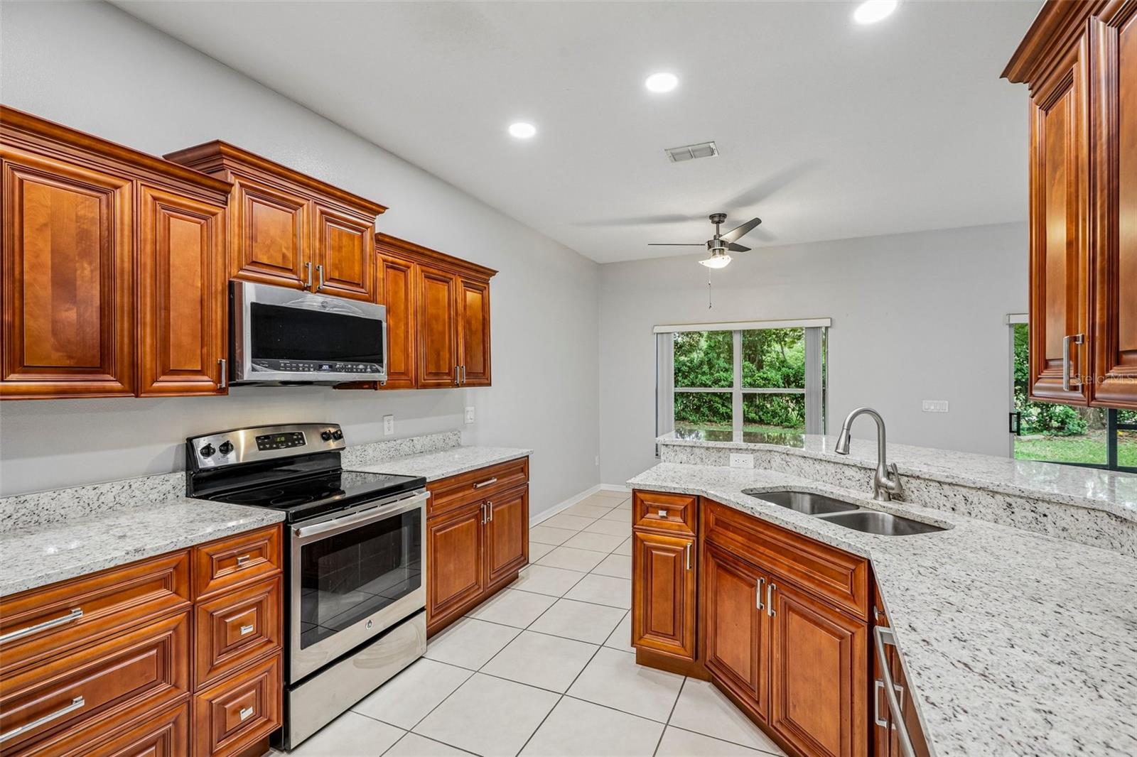 LOST LAKE ESTATES - Residential