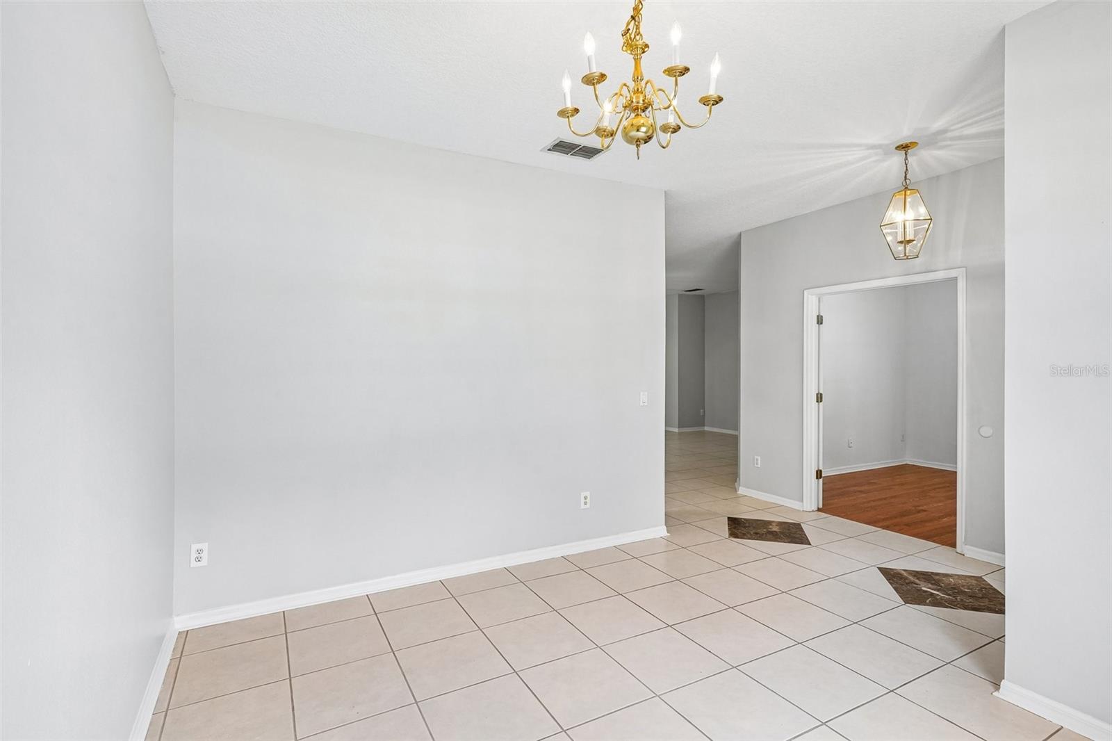 LOST LAKE ESTATES - Residential