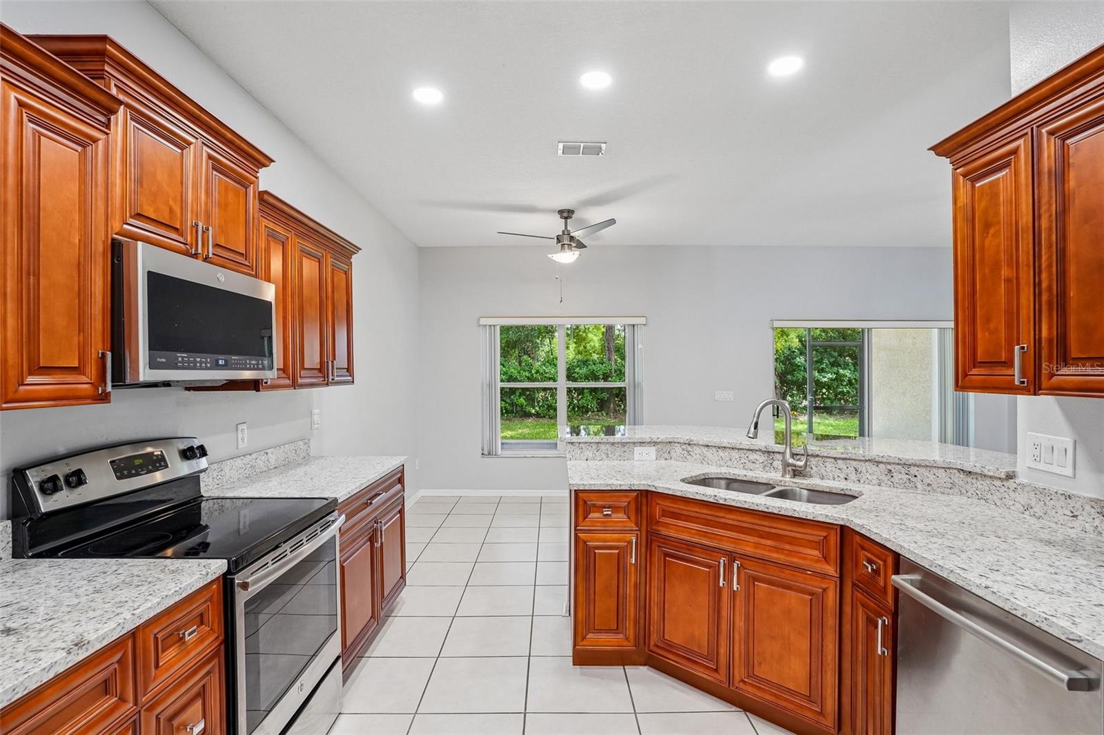 LOST LAKE ESTATES - Residential