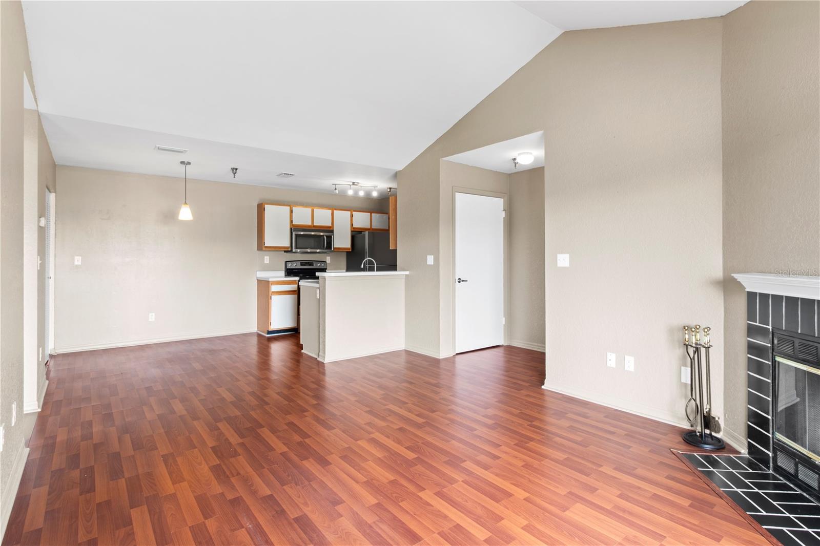 ITOPIA PRIVATE RESIDENCES CONDO - Residential