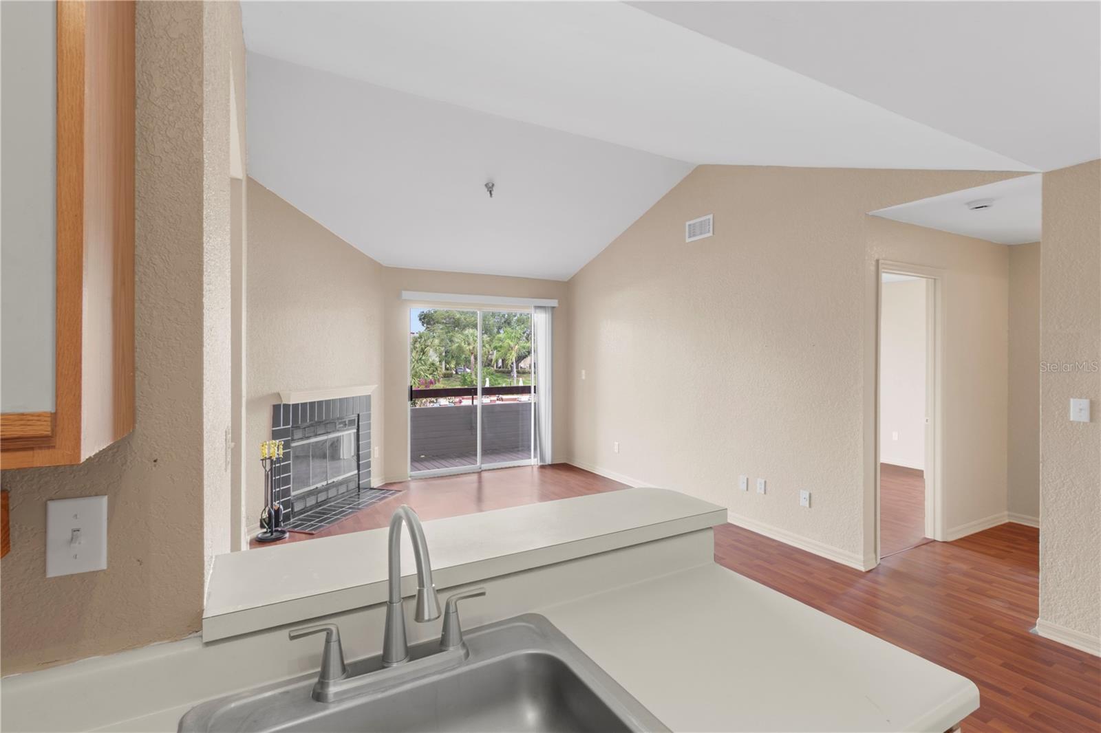 ITOPIA PRIVATE RESIDENCES CONDO - Residential