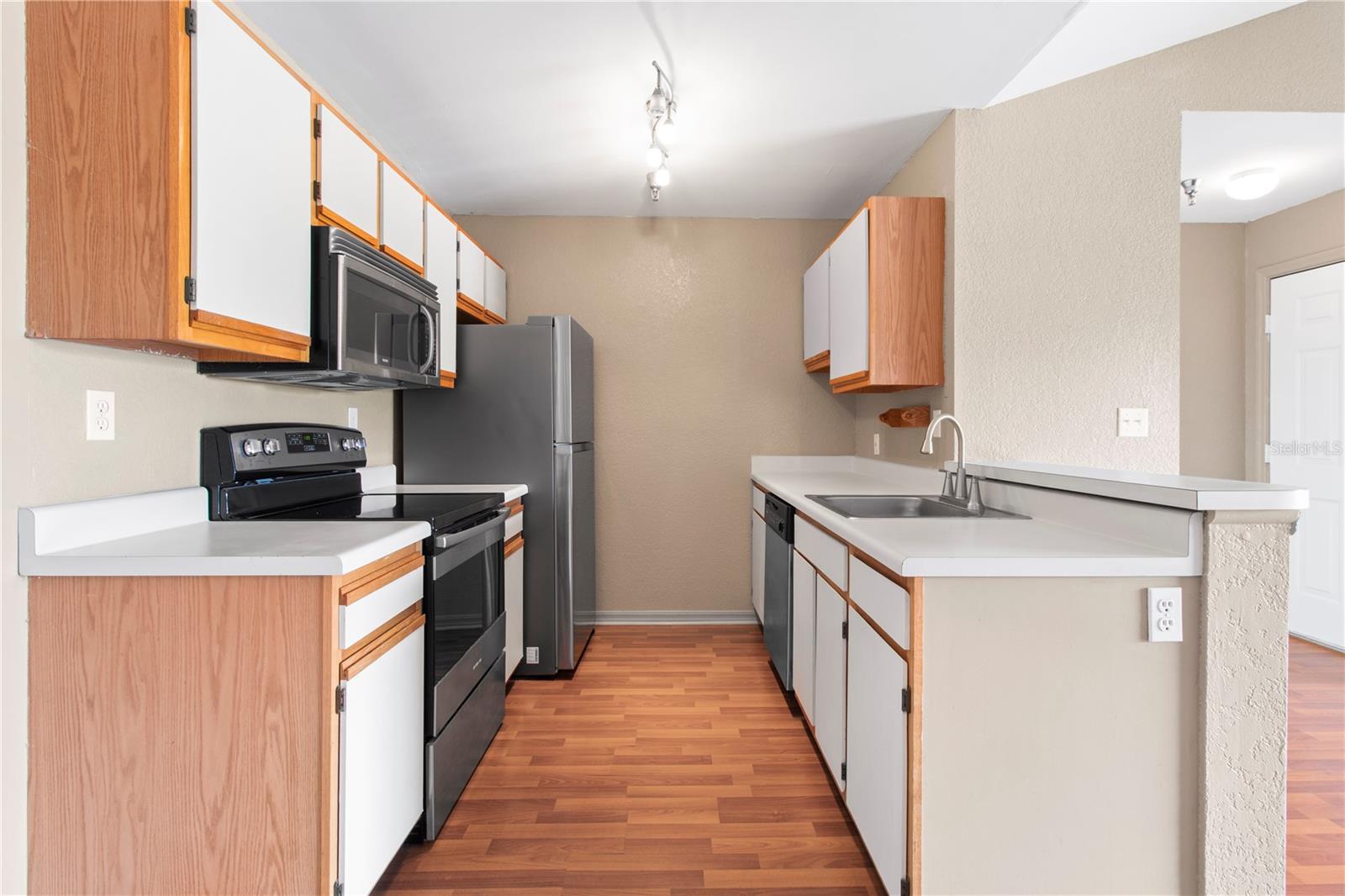 ITOPIA PRIVATE RESIDENCES CONDO - Residential
