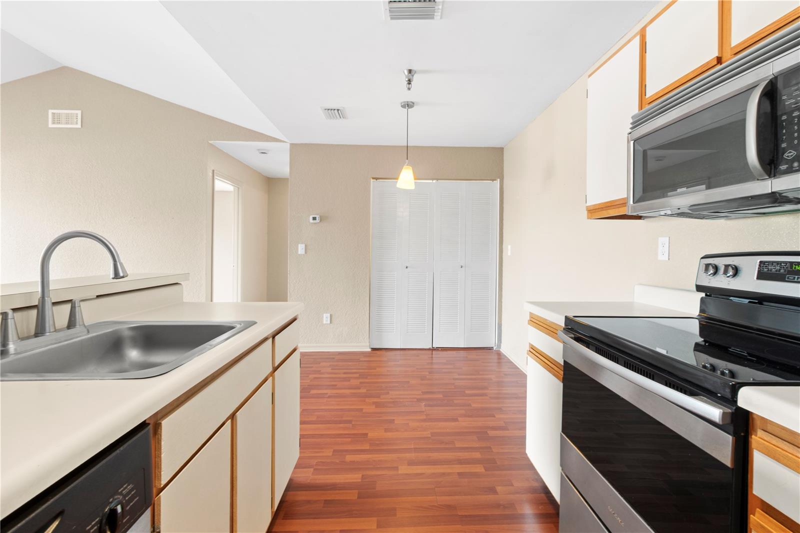 ITOPIA PRIVATE RESIDENCES CONDO - Residential