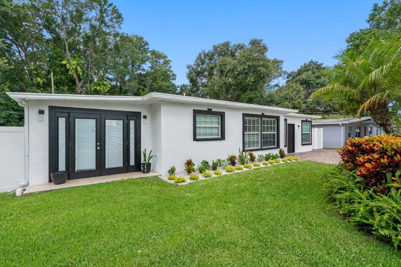 PLAZA TERRACE UNIT 4 - Residential Income