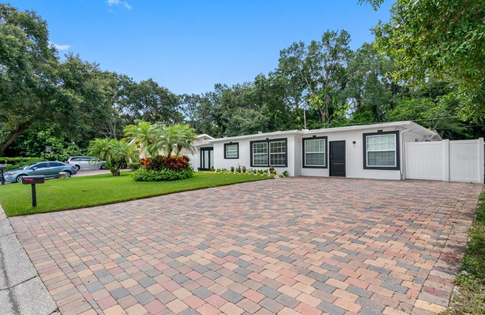 PLAZA TERRACE UNIT 4 - Residential Income