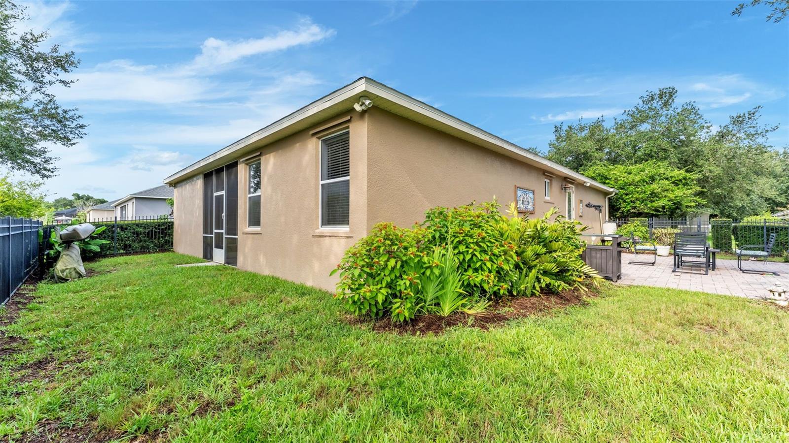 CROSSROADS/LK REGION - Residential