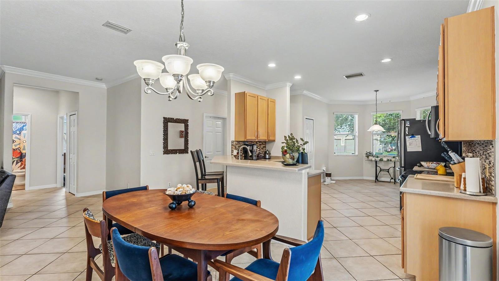 CROSSROADS/LK REGION - Residential