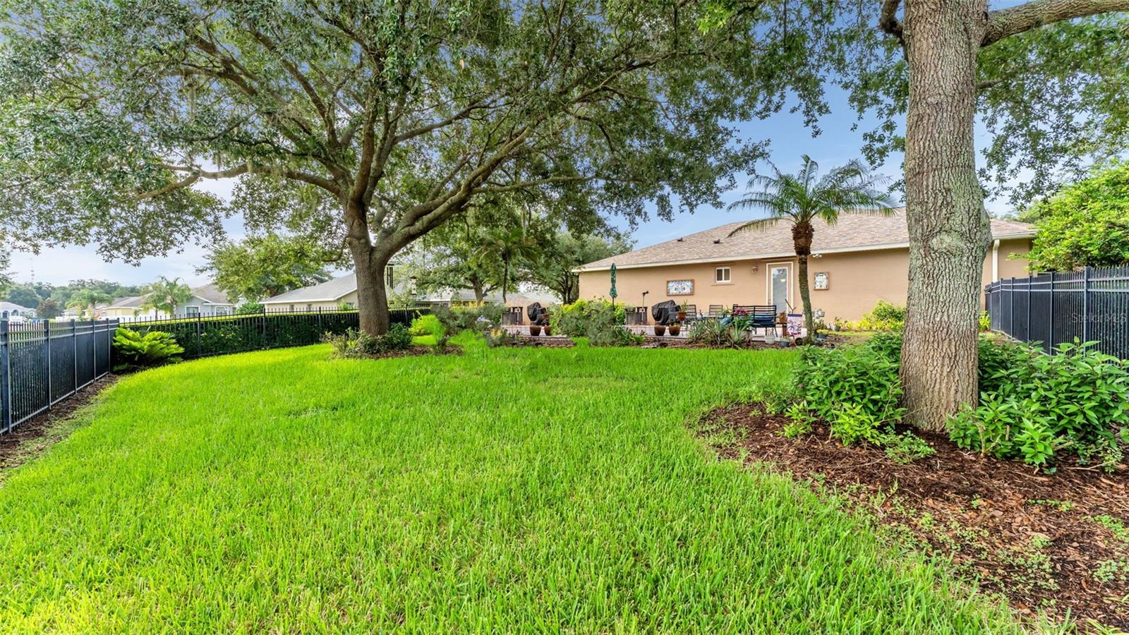 CROSSROADS/LK REGION - Residential