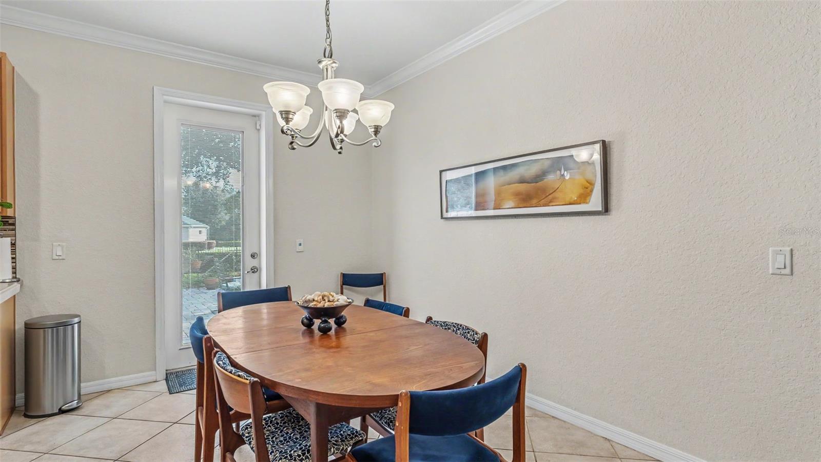 CROSSROADS/LK REGION - Residential