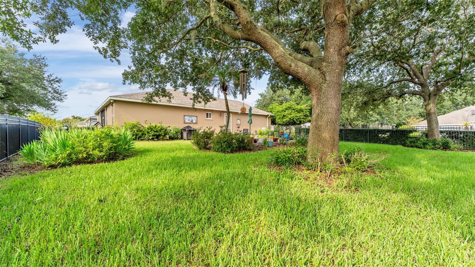CROSSROADS/LK REGION - Residential
