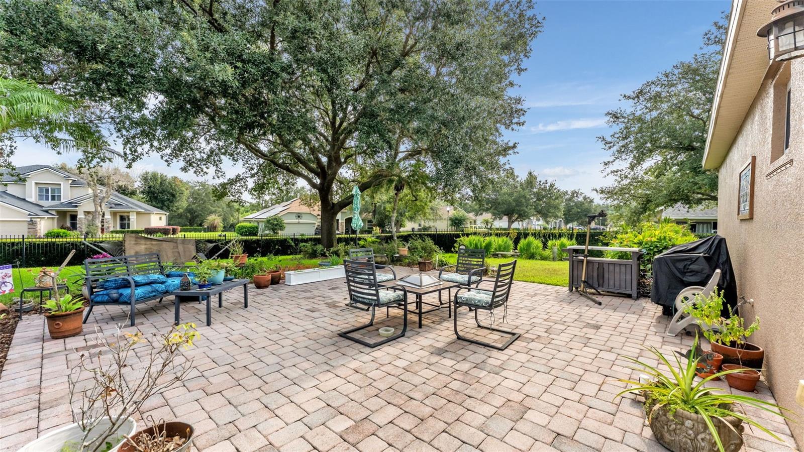 CROSSROADS/LK REGION - Residential