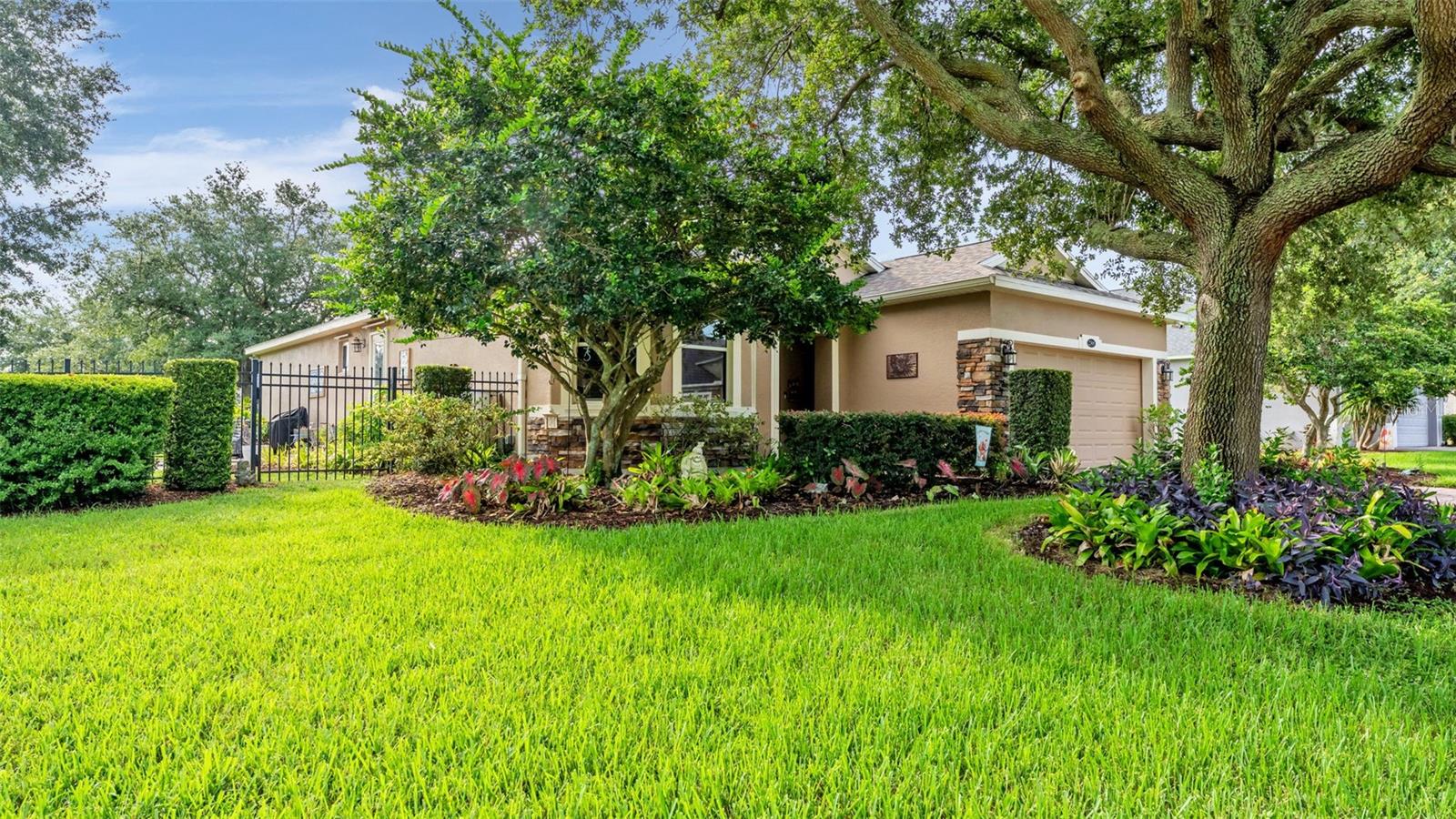 CROSSROADS/LK REGION - Residential