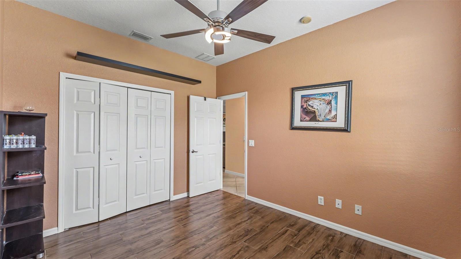 CROSSROADS/LK REGION - Residential