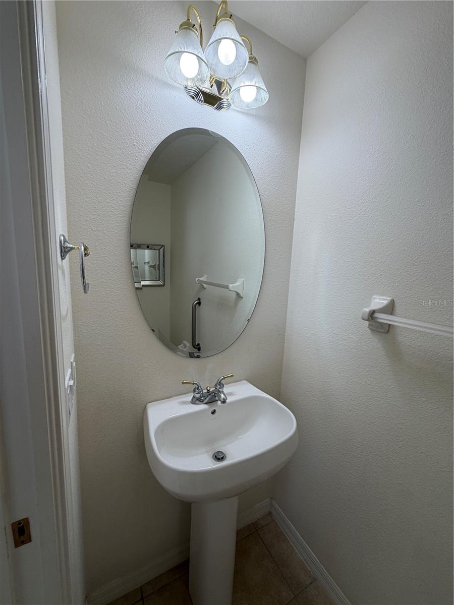 PALMBROOKE TWNHMS - Residential Lease