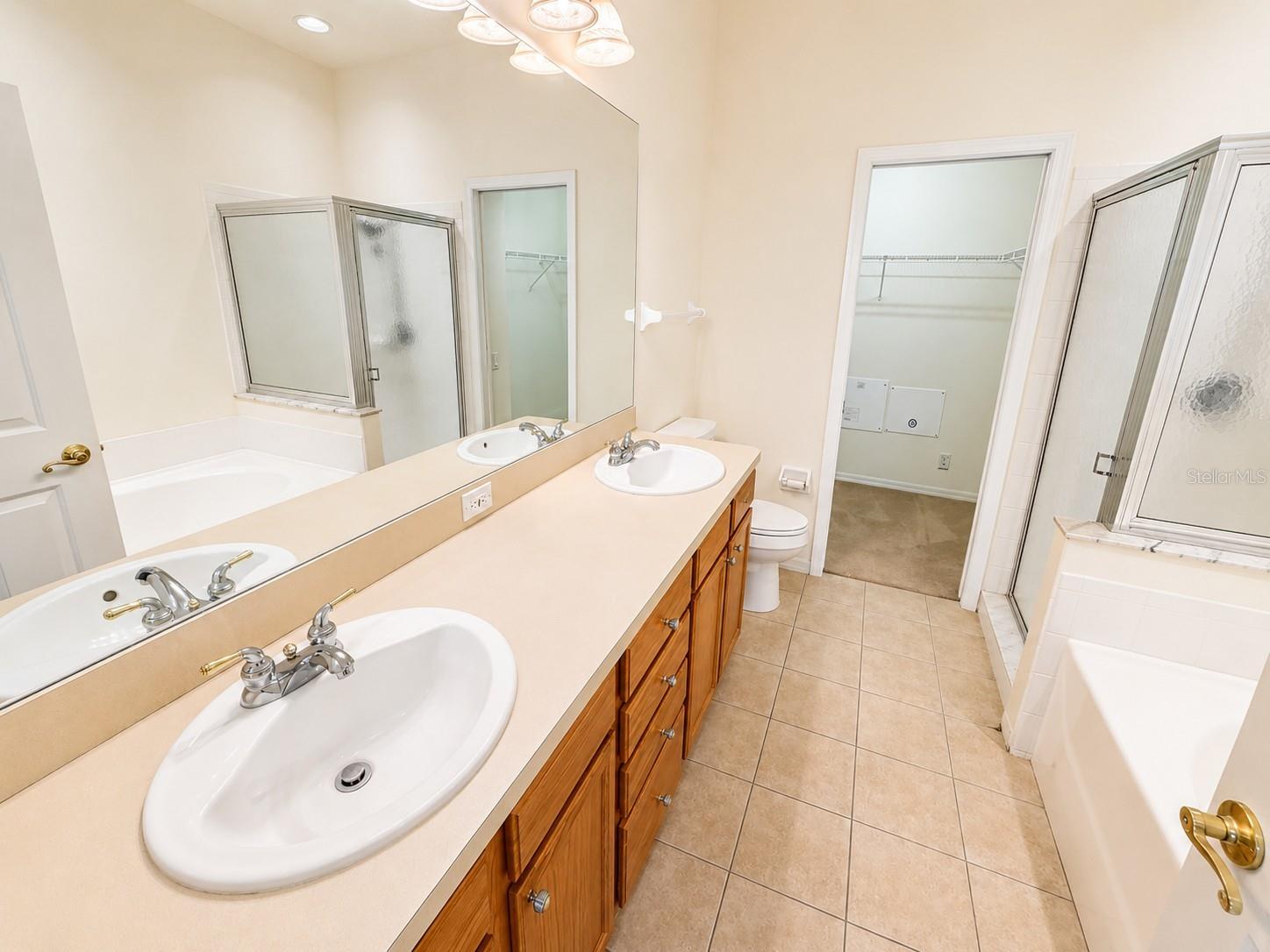 PALMBROOKE TWNHMS - Residential Lease