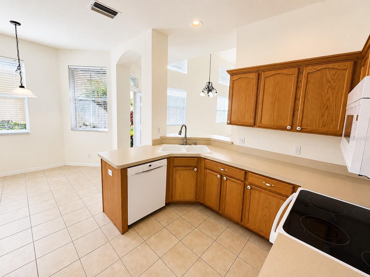 PALMBROOKE TWNHMS - Residential Lease