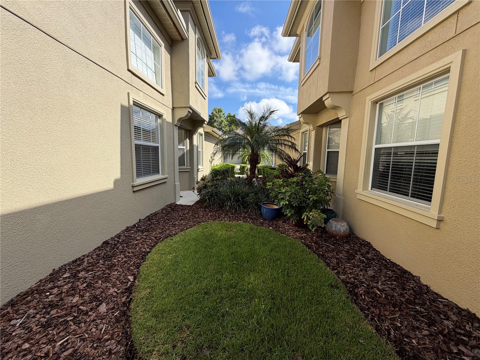 PALMBROOKE TWNHMS - Residential Lease