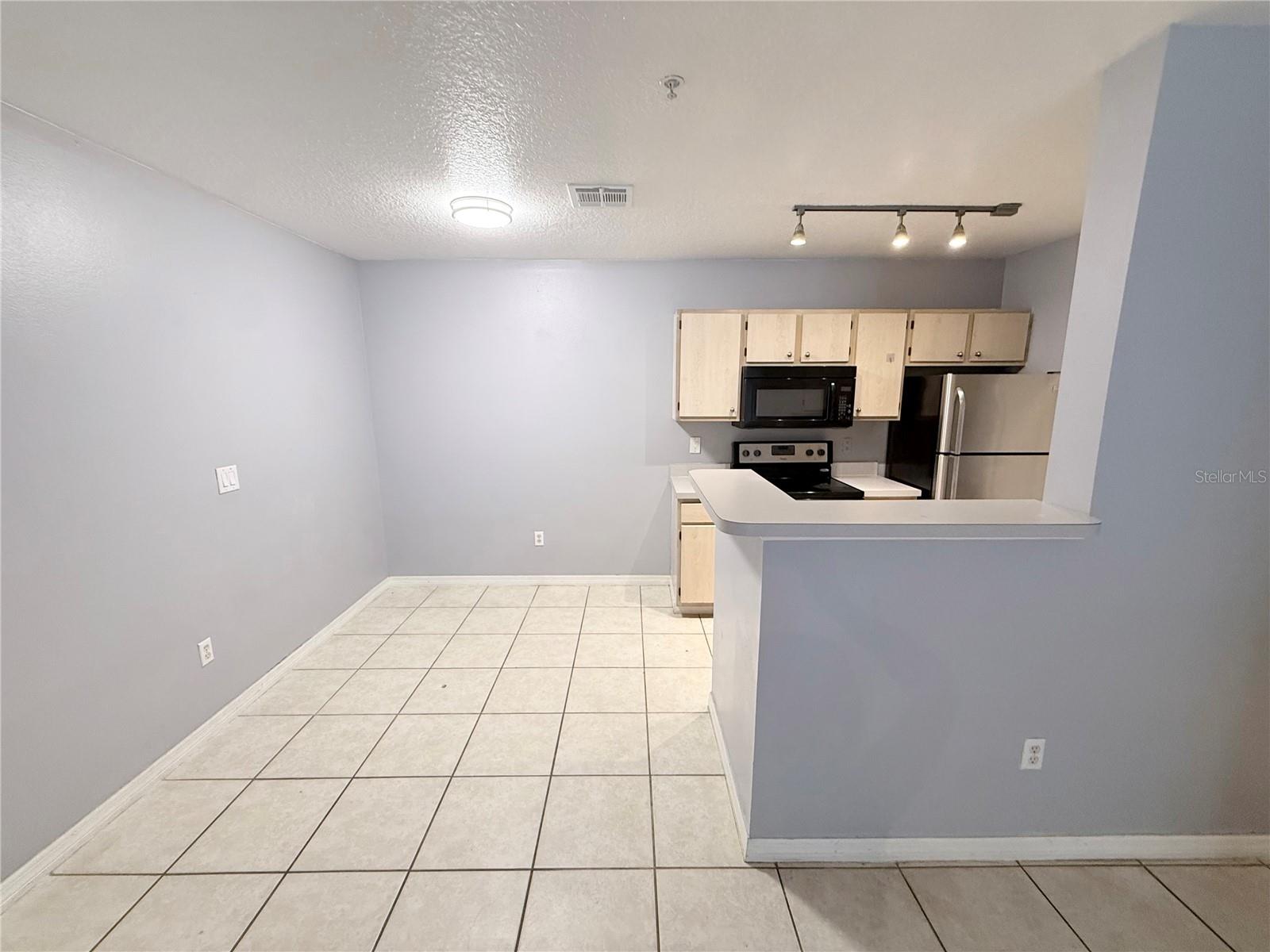 SUNERT LAKE - Residential