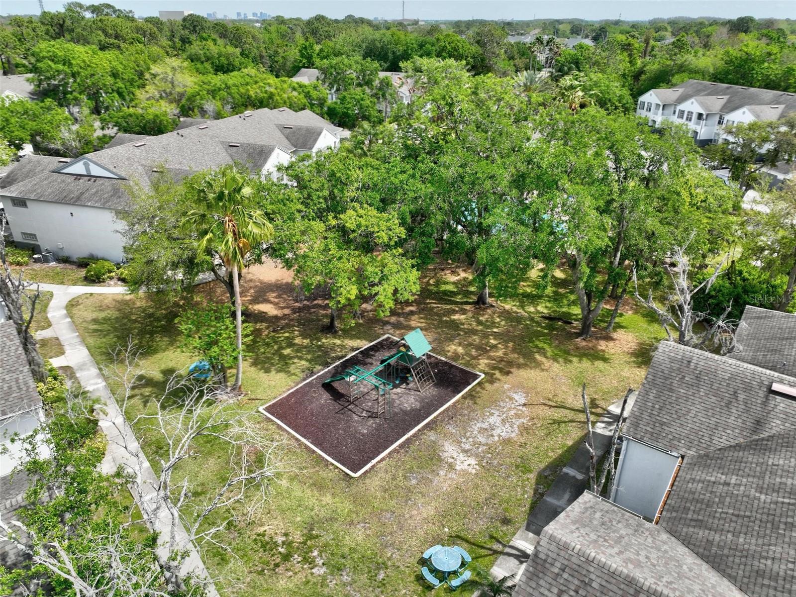 SUNERT LAKE - Residential