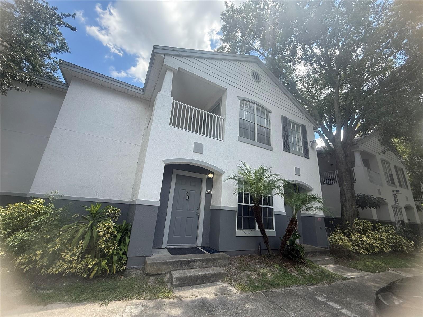 SUNERT LAKE - Residential
