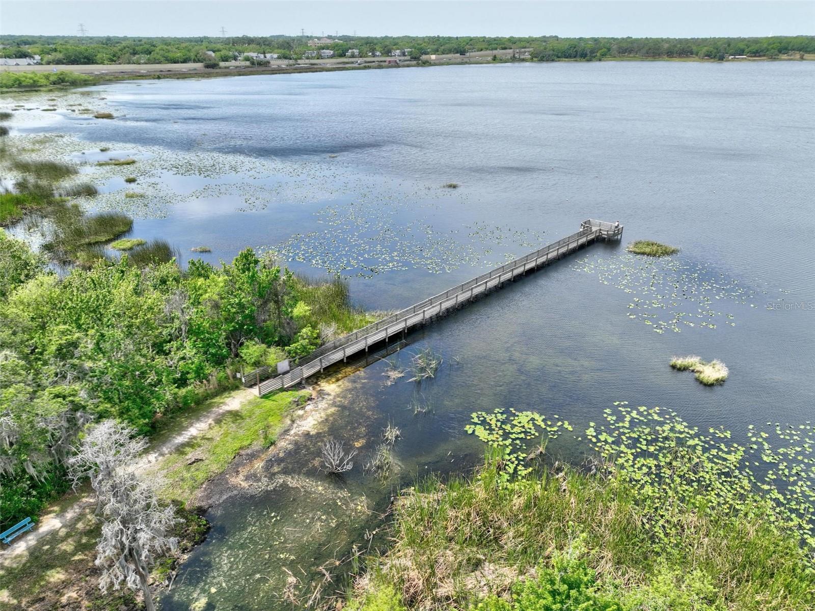 SUNERT LAKE - Residential