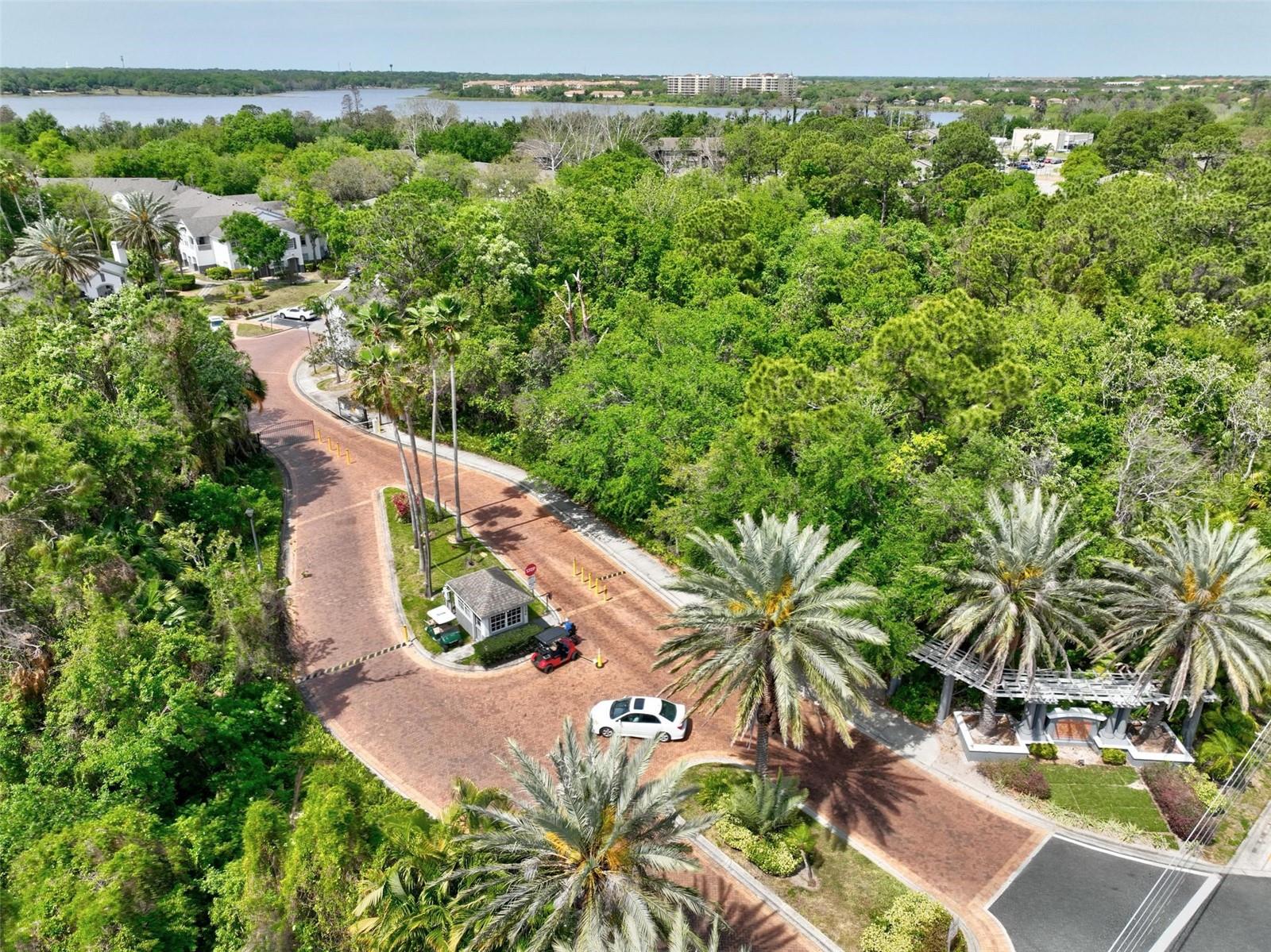SUNERT LAKE - Residential