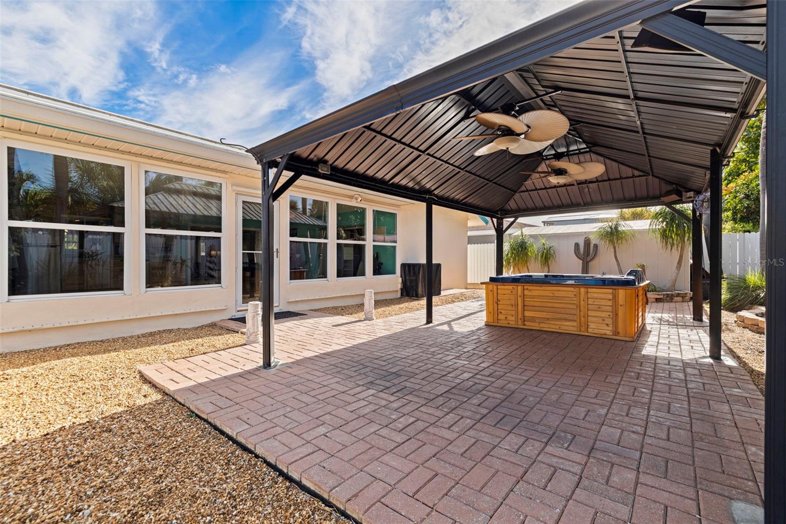 TIERRA VERDE - Residential