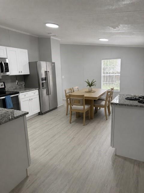 MOON LAKE ESTATES - Residential