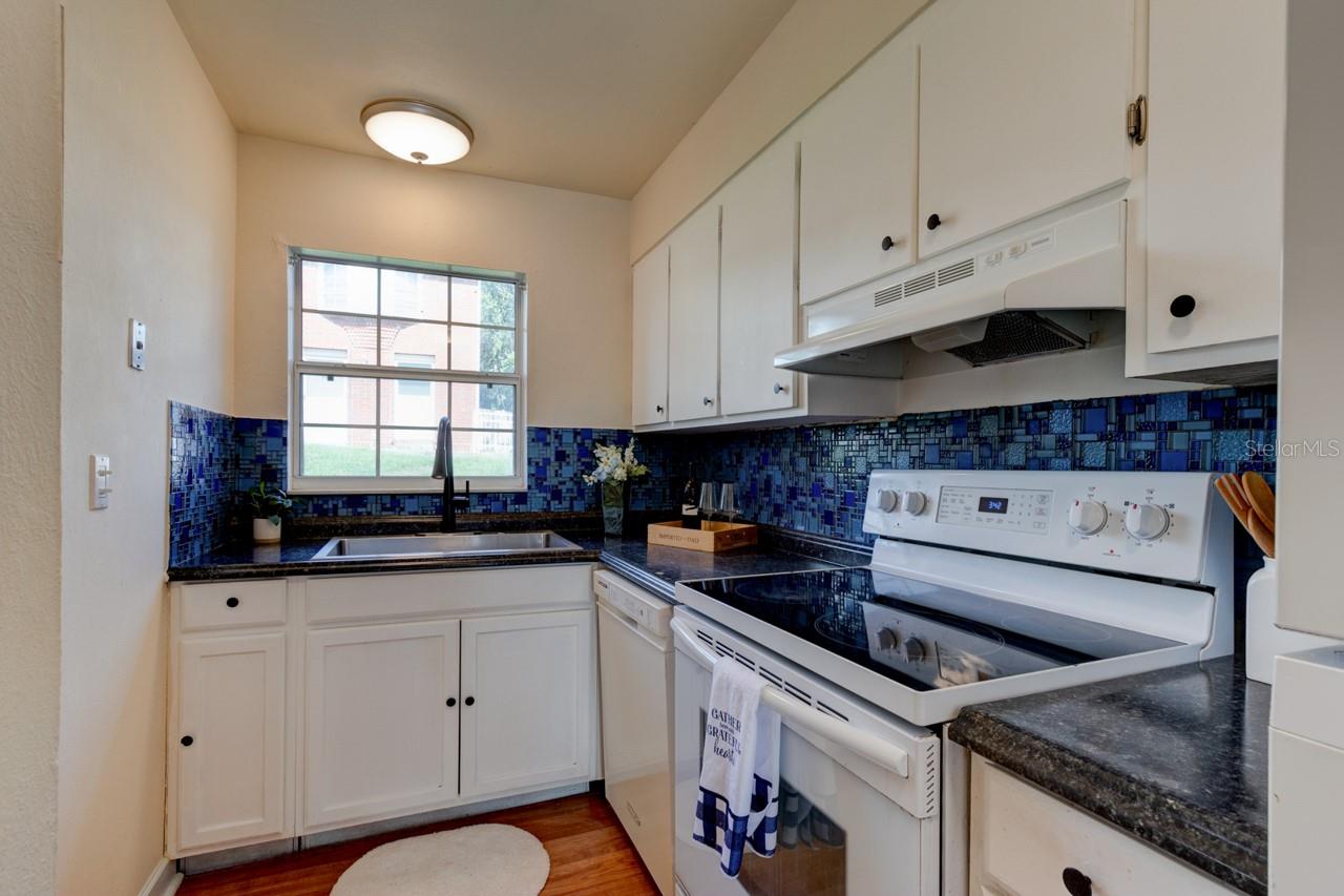 TALLWOOD OAKS CONDO - Residential