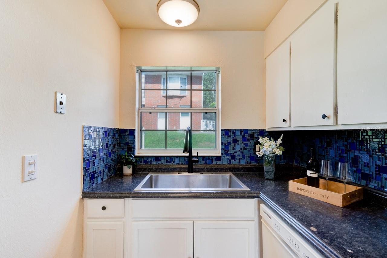 TALLWOOD OAKS CONDO - Residential