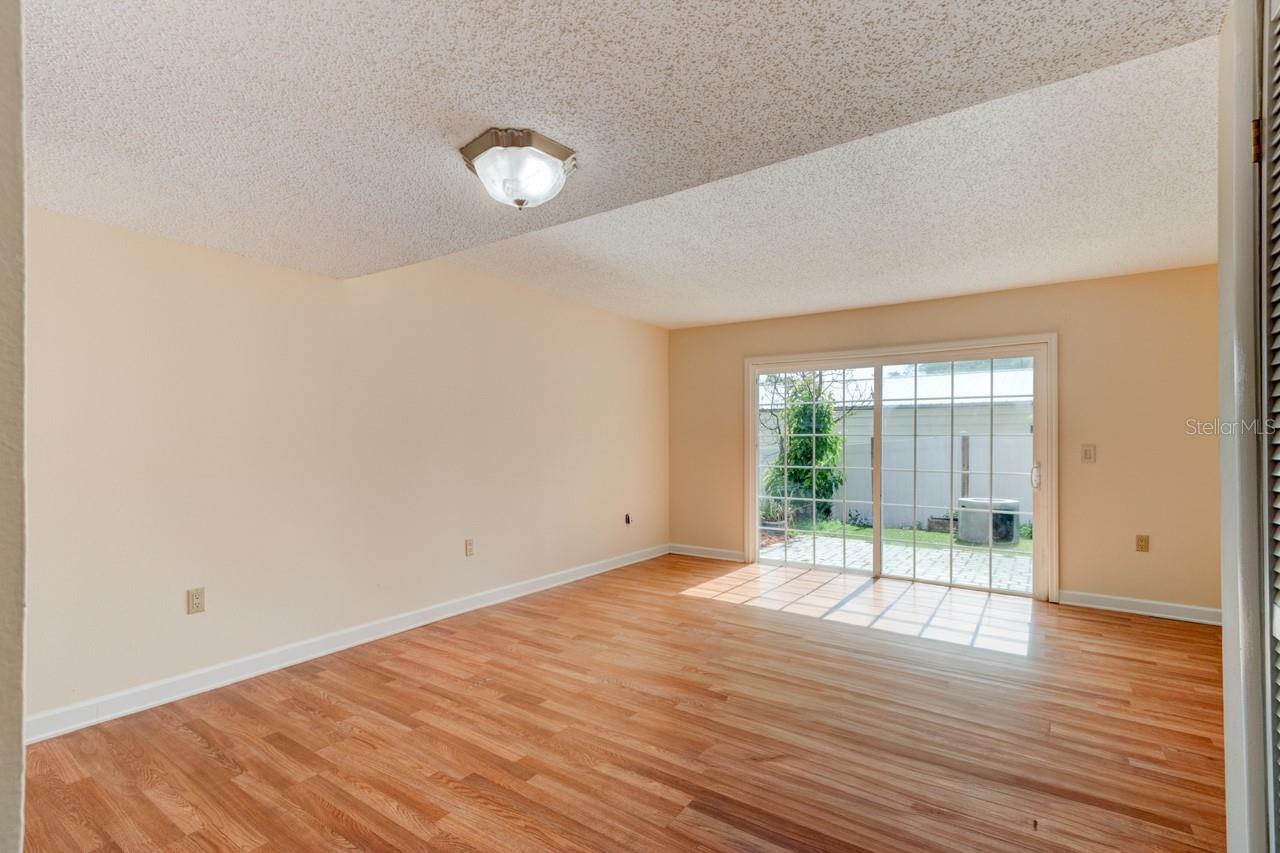 TALLWOOD OAKS CONDO - Residential