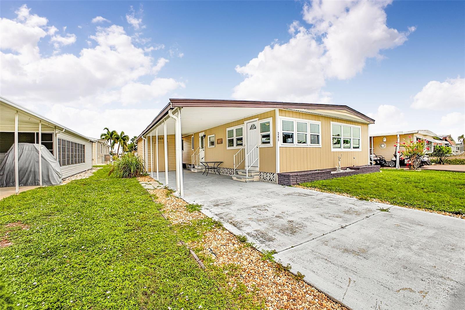 LA CASA MHP CO-OP - Residential