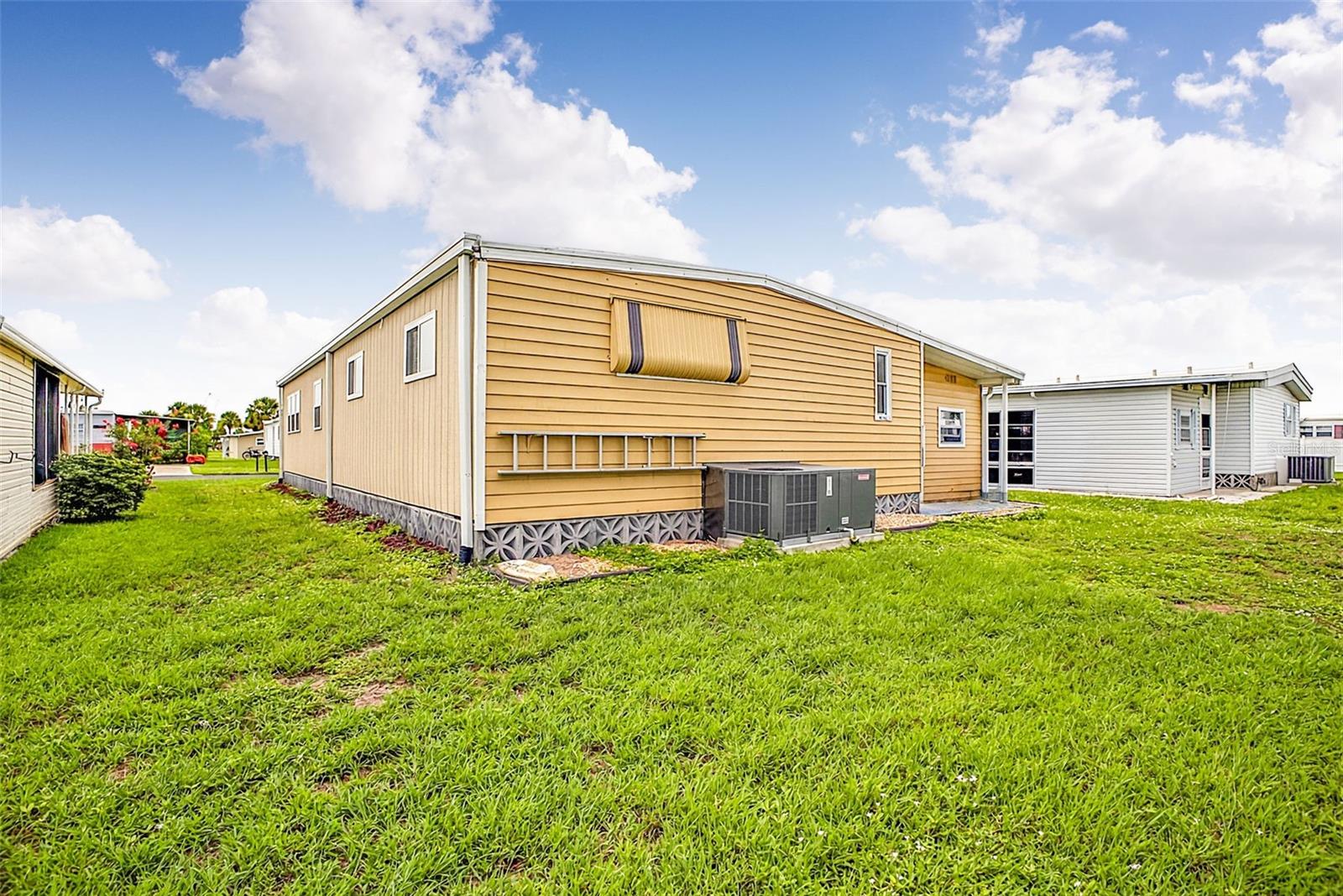 LA CASA MHP CO-OP - Residential