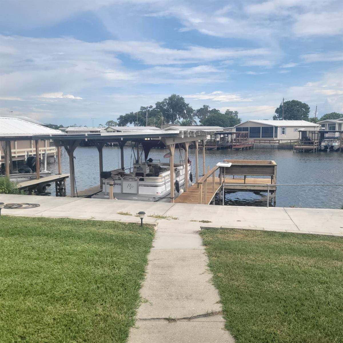TAVARES MOBILE HOME ESTATES - Residential
