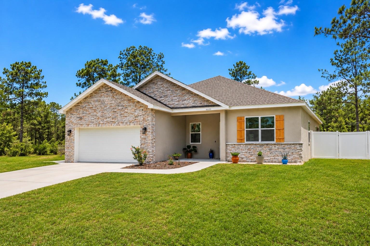 ROYAL HIGHLANDS - Residential