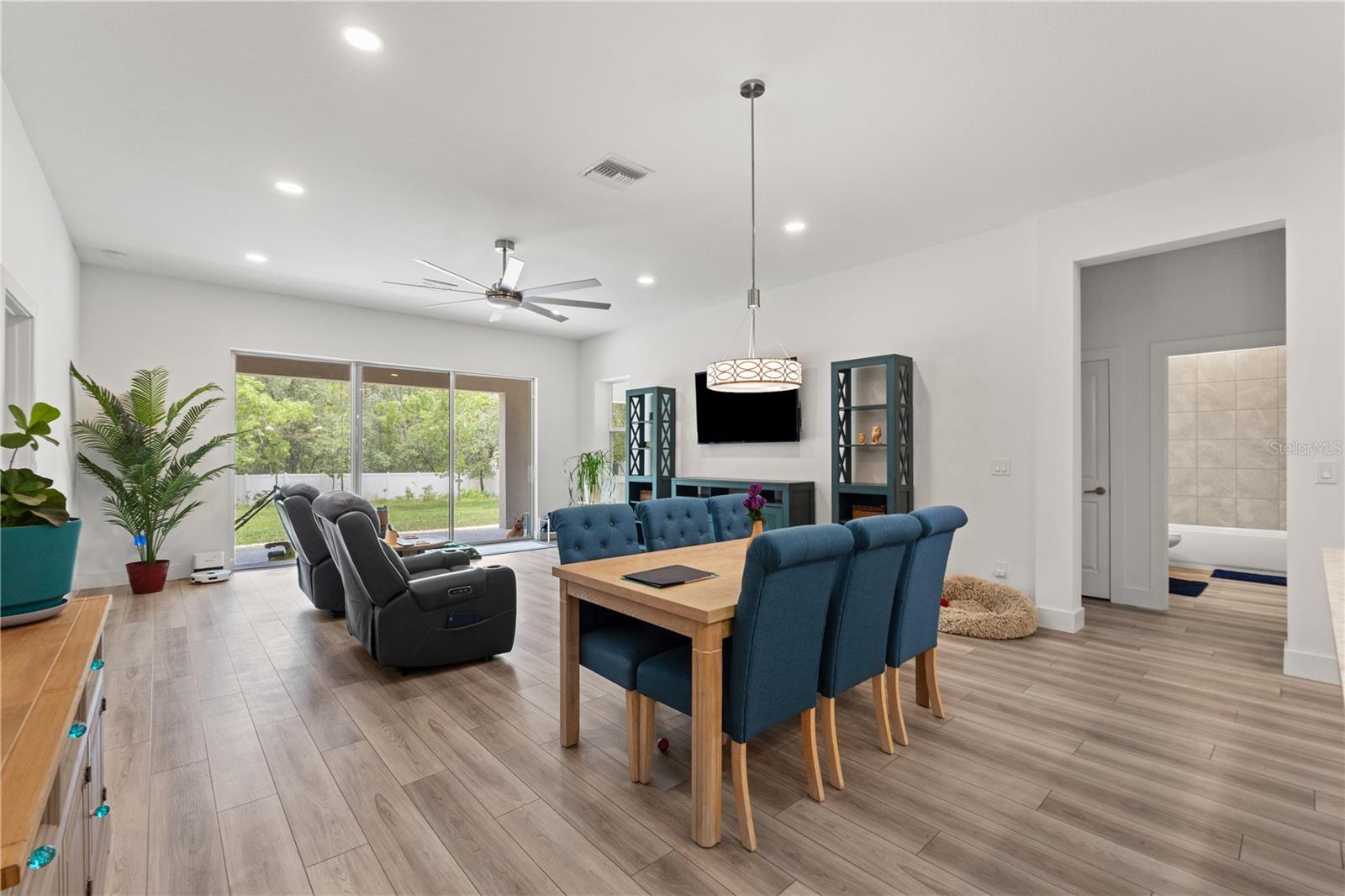 ROYAL HIGHLANDS - Residential