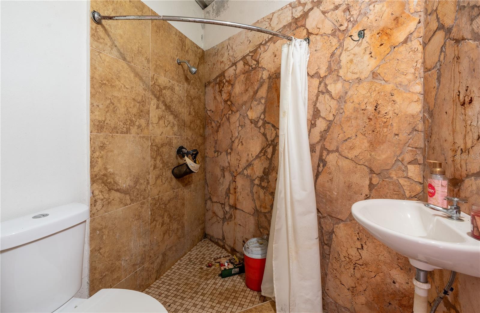 IVELISE PÉREZ FIGUEROA, Y, JOSÉ E. ZAITER MARTÍ - Residential