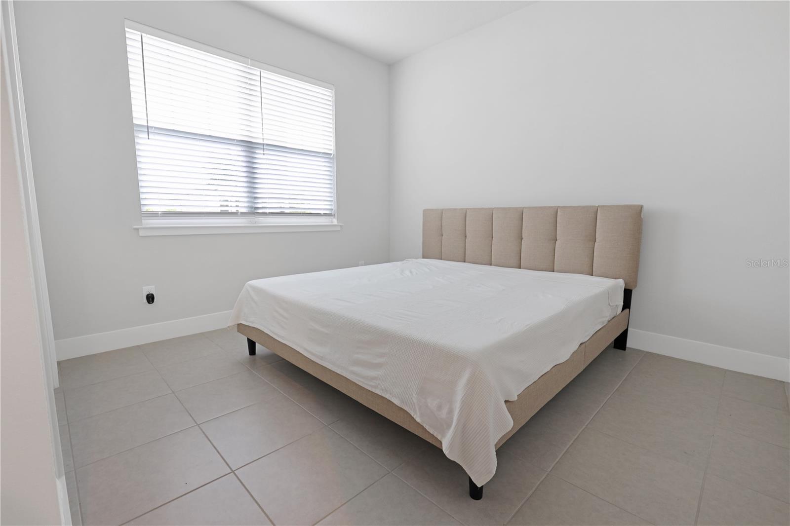 SUNSTONE VILLAGE F5 PH 1A & 1B - Residential Lease