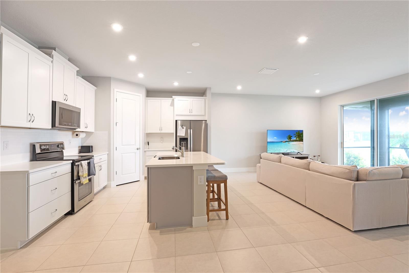 SUNSTONE VILLAGE F5 PH 1A & 1B - Residential Lease