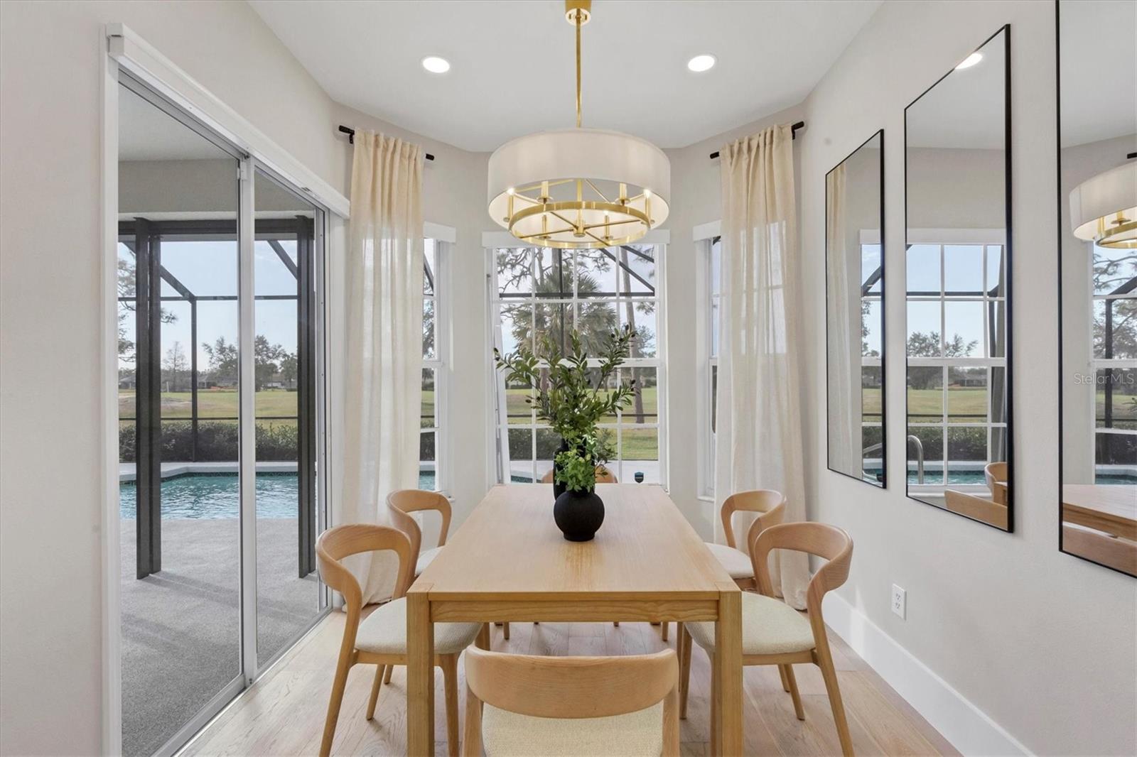 RIVER CLUB - Residential