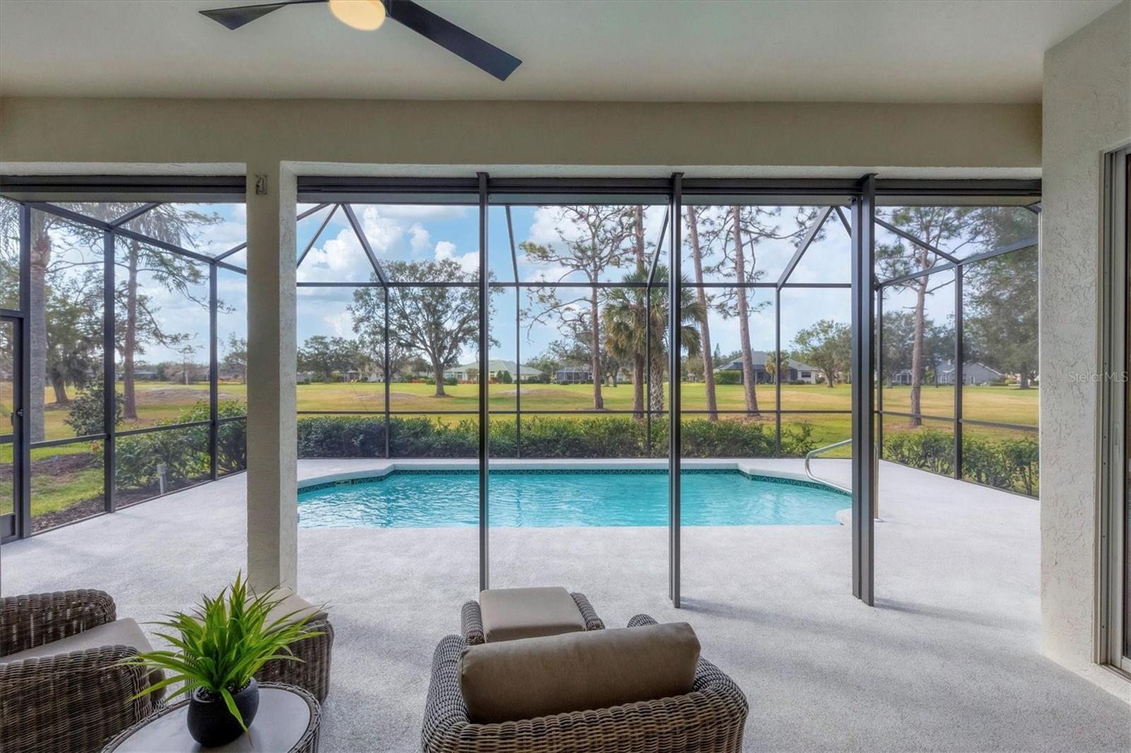 RIVER CLUB - Residential