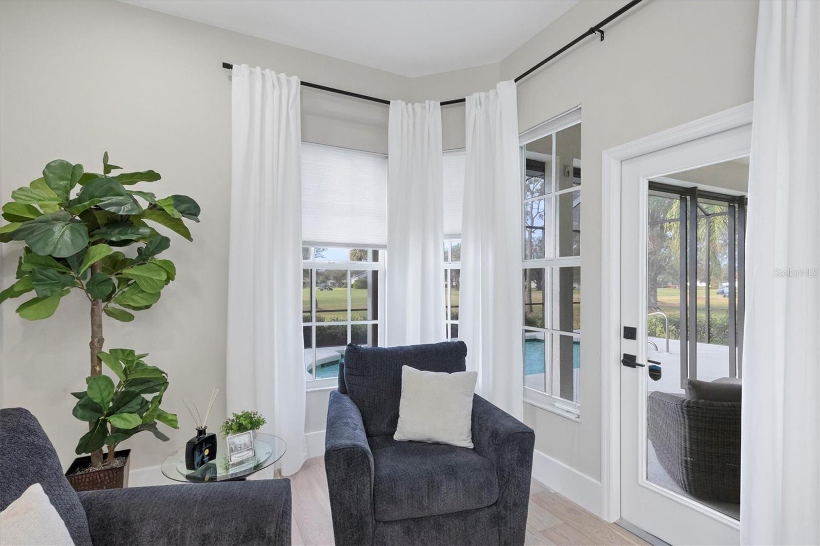 RIVER CLUB - Residential