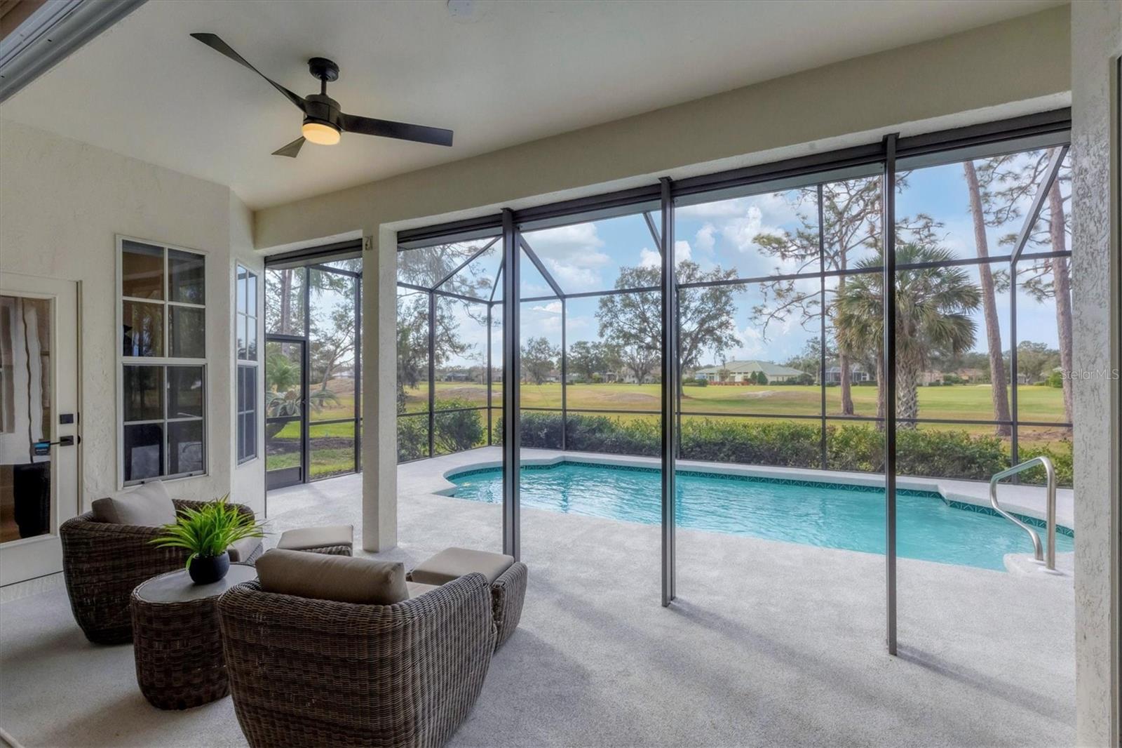 RIVER CLUB - Residential