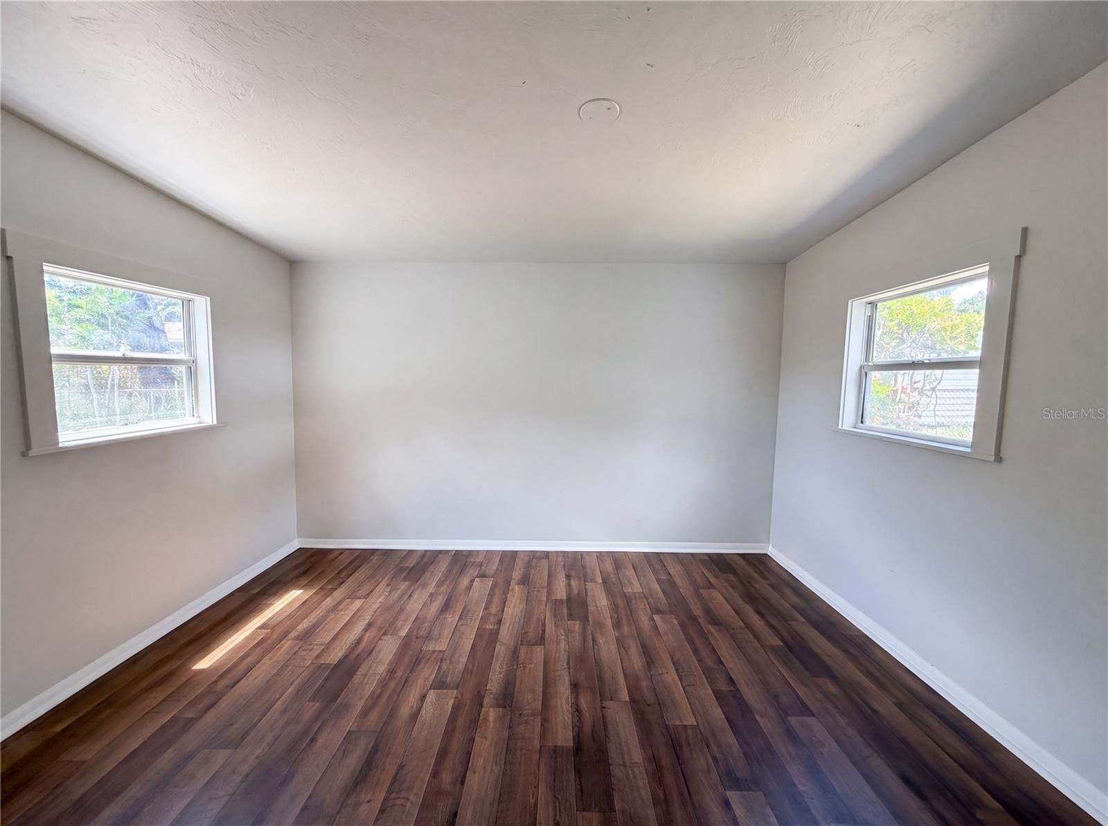 KINGSTON GROVES - Residential