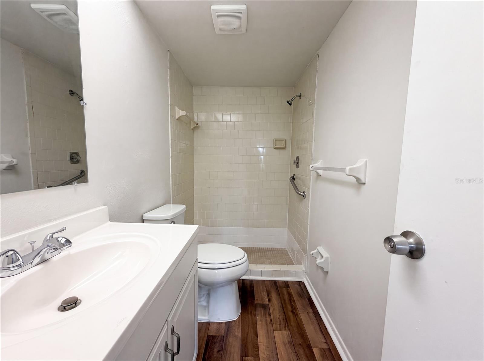 KINGSTON GROVES - Residential