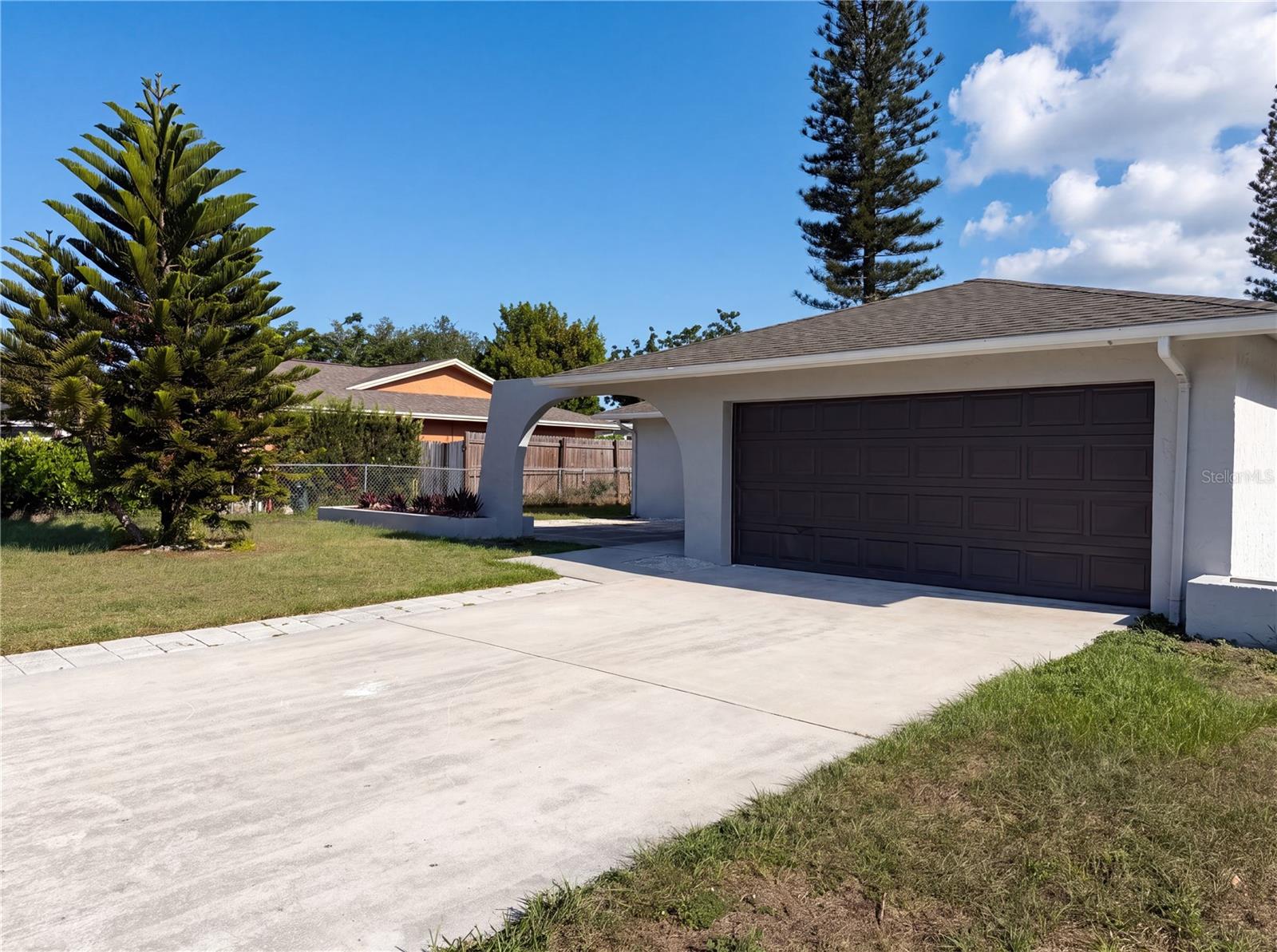 KINGSTON GROVES - Residential