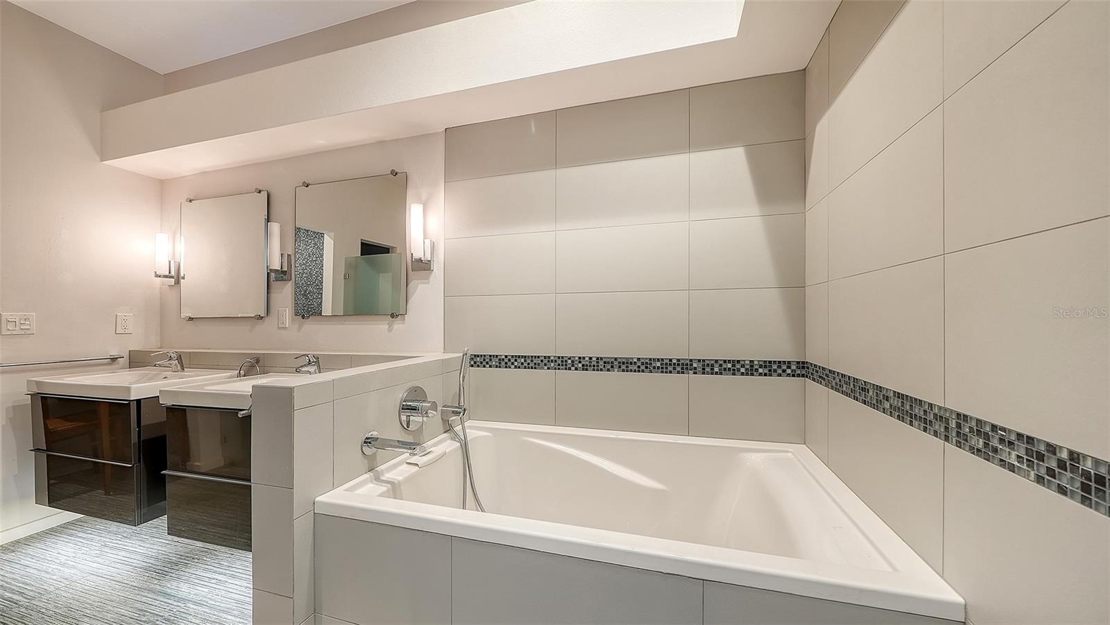 PENSHURST PARK - THE HIGHLANDS - THE MEADOWS - Residential