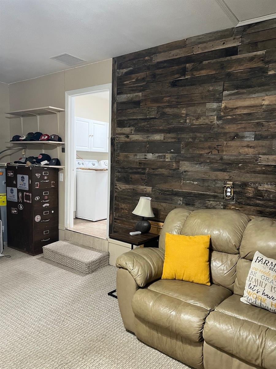 LAKE THOMAS WOODS 6TH ADD - Residential
