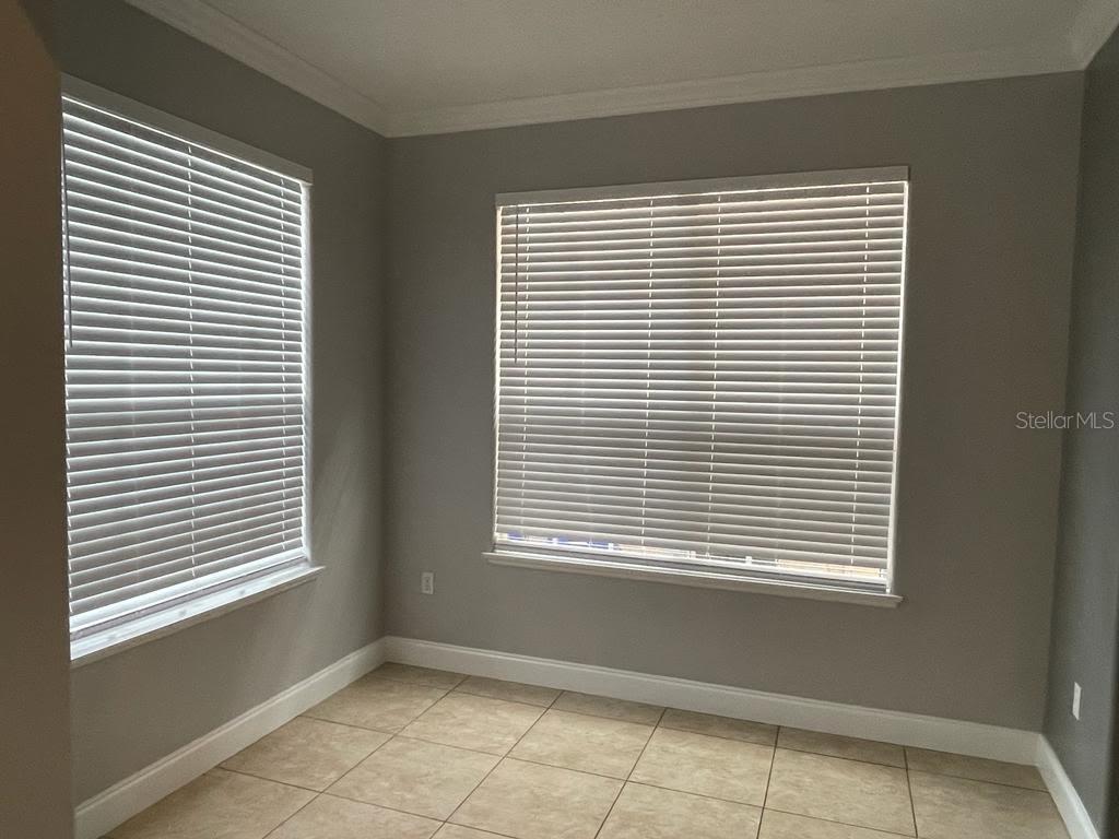 EAGLES NEST AT THE OAKS - Residential Lease